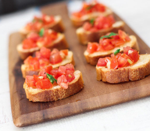 Easy Tomato Bruschette