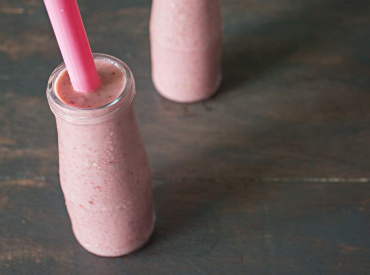 Banana Raspberry Avocado Smoothie