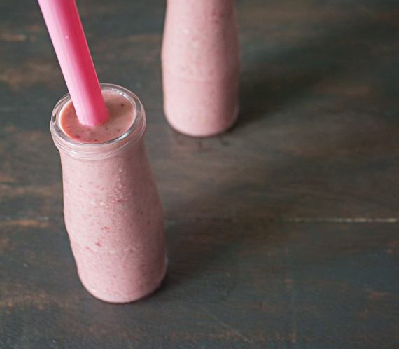 Banana Raspberry Avocado Smoothie