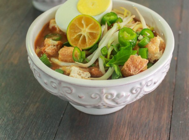 Mee Rebus – Noodles in Sweet Potato Gravy