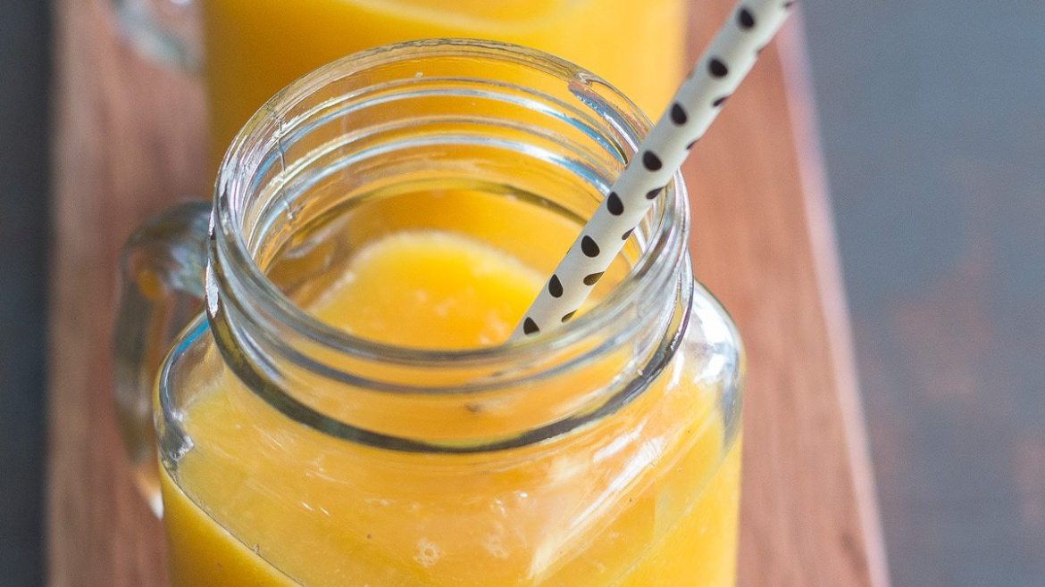 Vegan mango and orange smoothie
