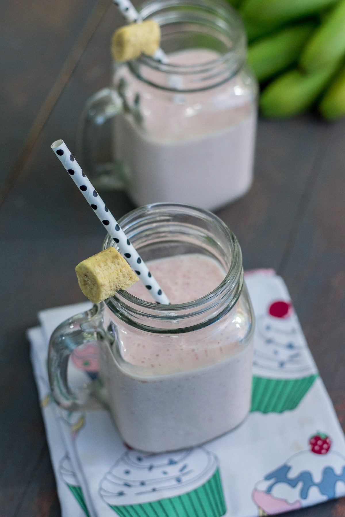 5 Ingredients Strawberry and Banana Smoothie