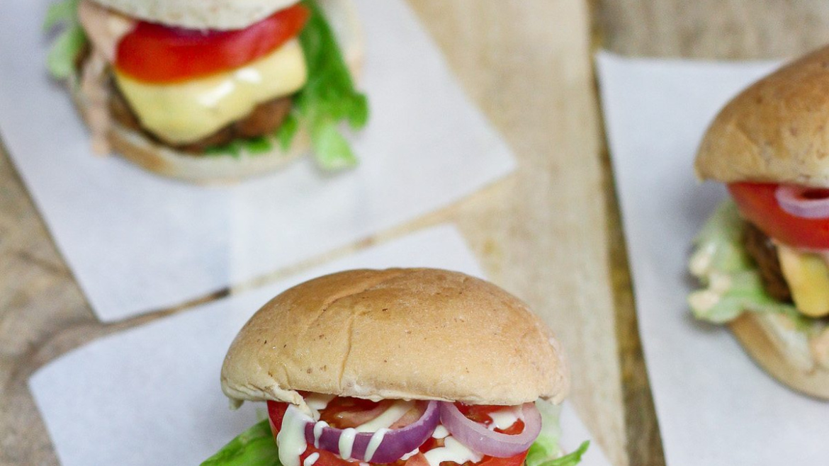 Beef Sliders with Sriracha Mayonnaise