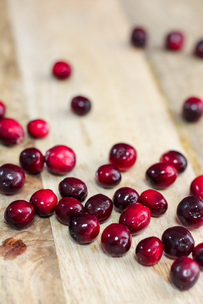 Easy 3 Ingredients Cranberry Sauce