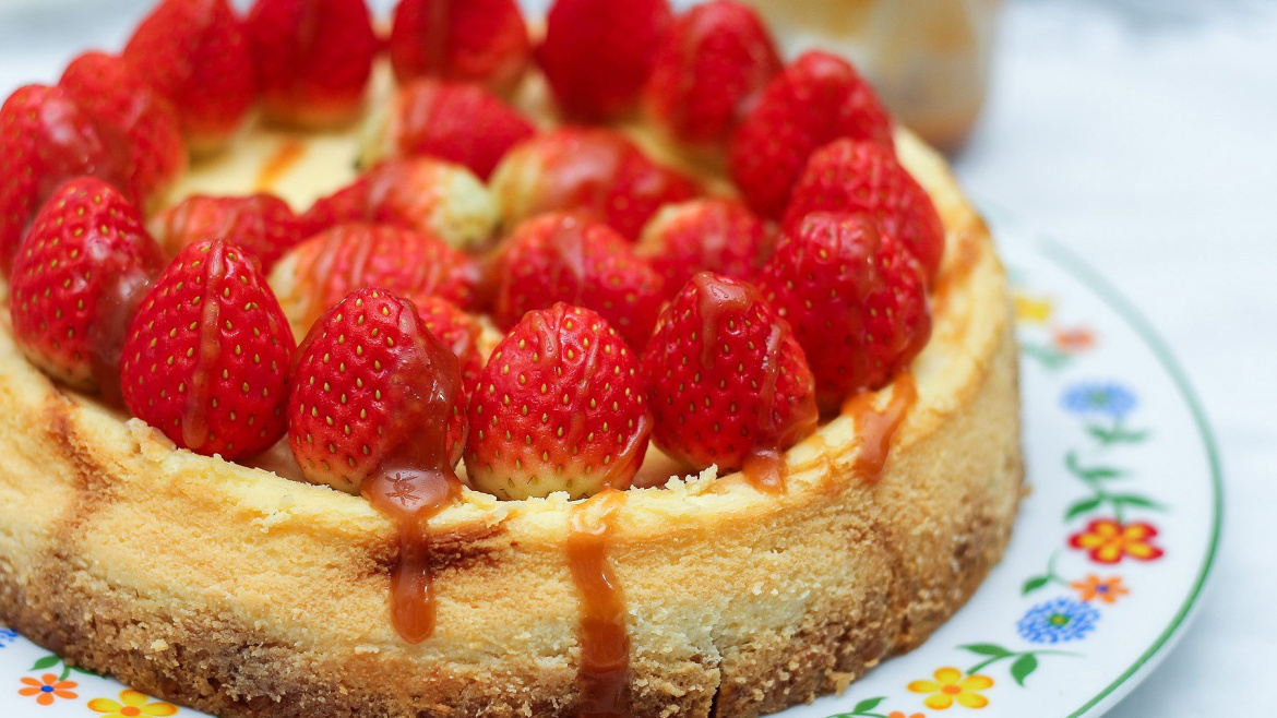 Strawberry Cheesecake with Salted Caramel