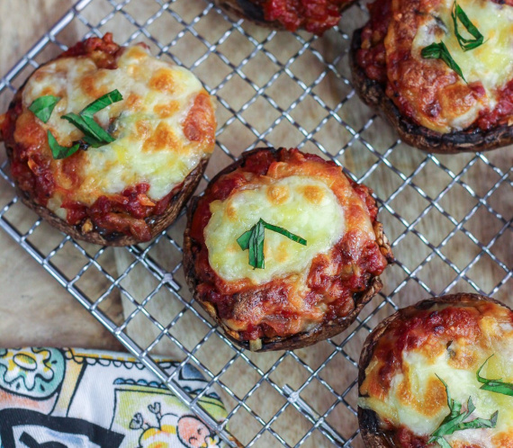 Cheesy Bolognese Stuffed Mushrooms