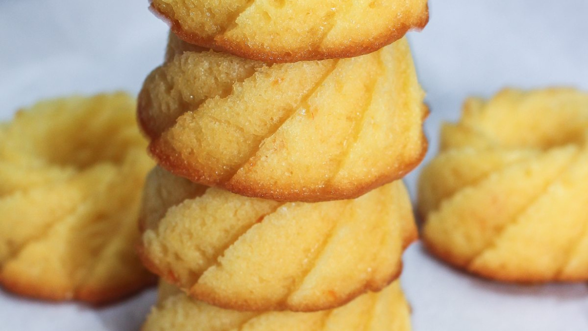 Mini Orange Cakes