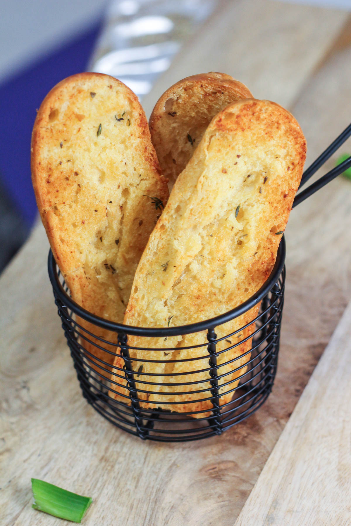 Easy Garlic Bread Recipe - Maya Kitchenette