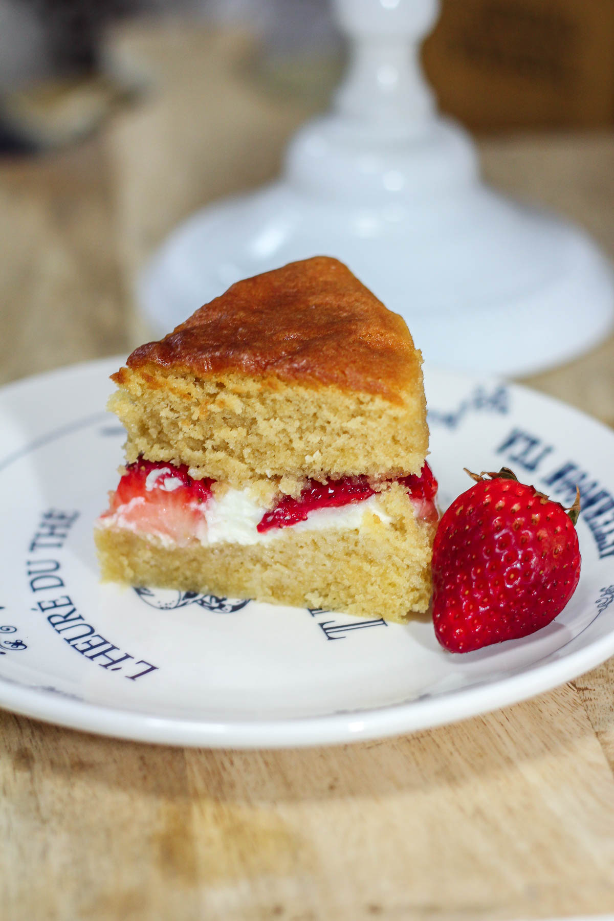 Victoria Sponge Cake Recipe - Maya Kitchenette