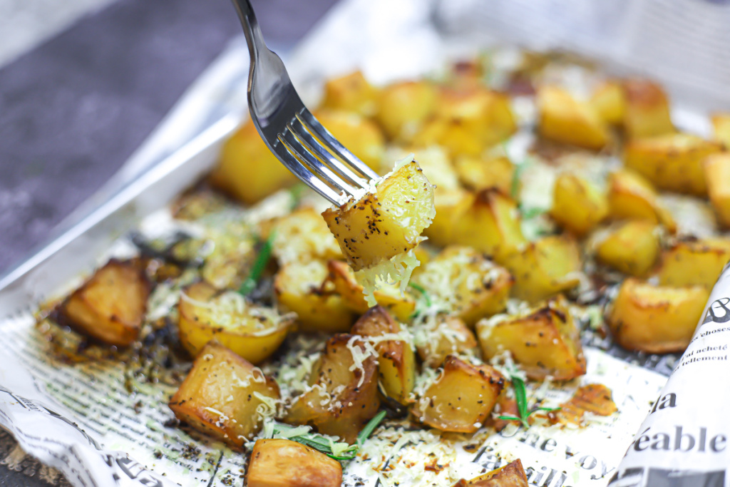 Roasted Garlic Parmesan Potatoes