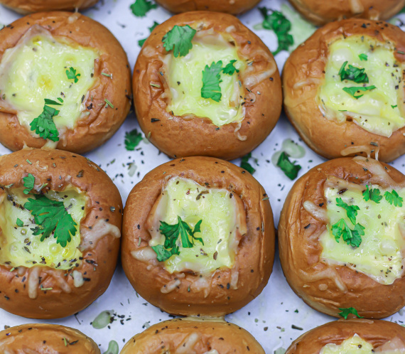 Easy Garlic Butter Cheese Buns