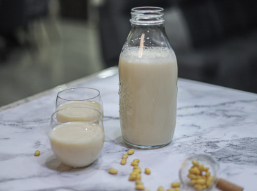 Homemade Soy Bean Milk